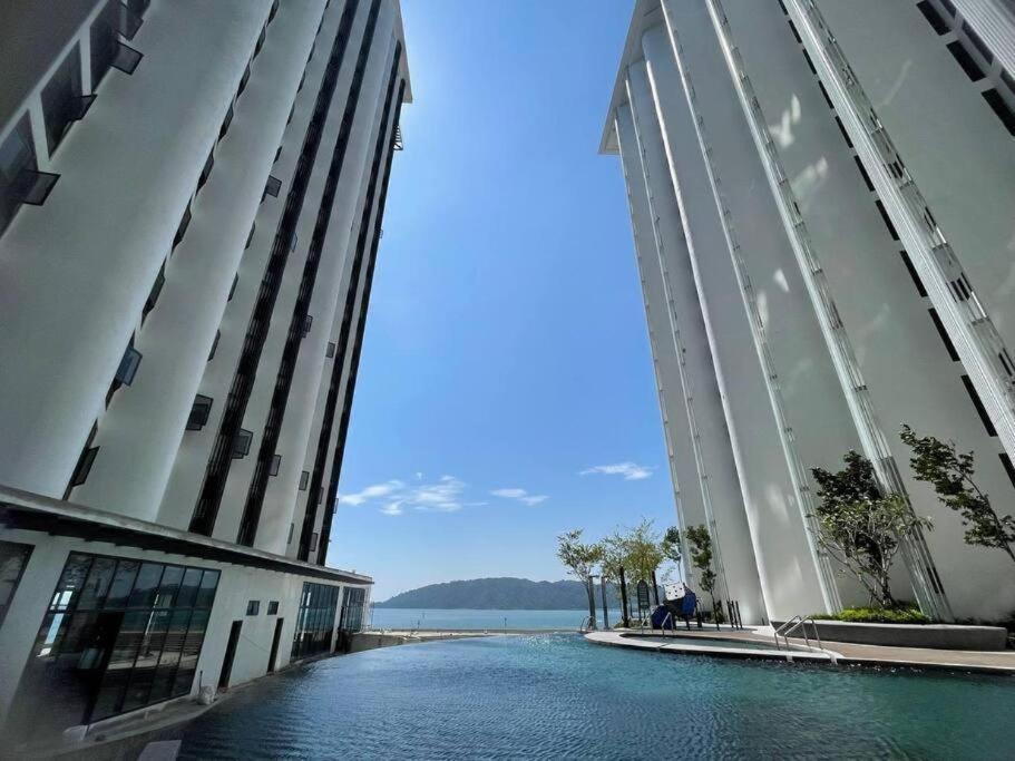 Pangsapuri The Shore Ns Sea View