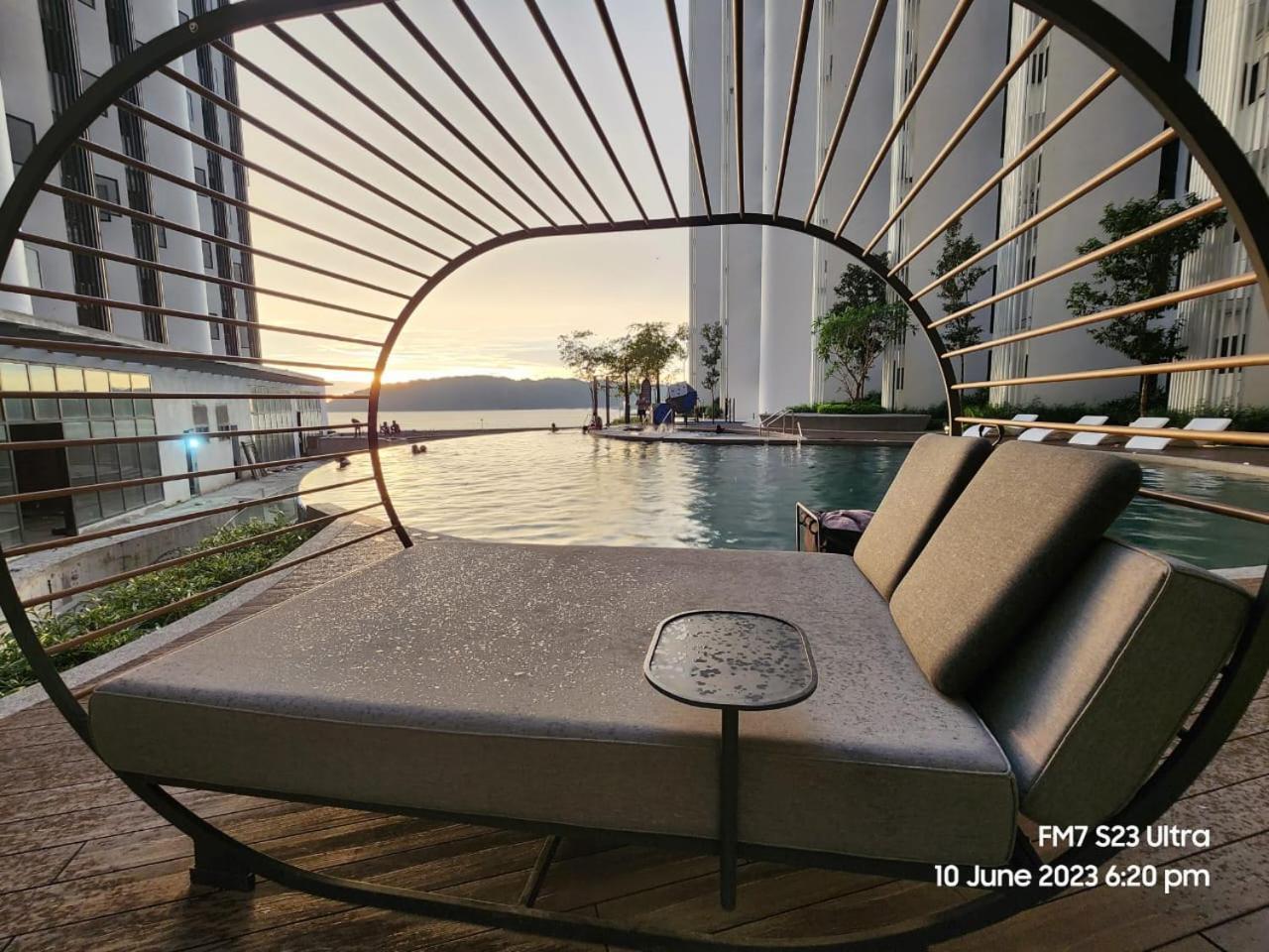 The Shore Ns Sea View Pangsapuri